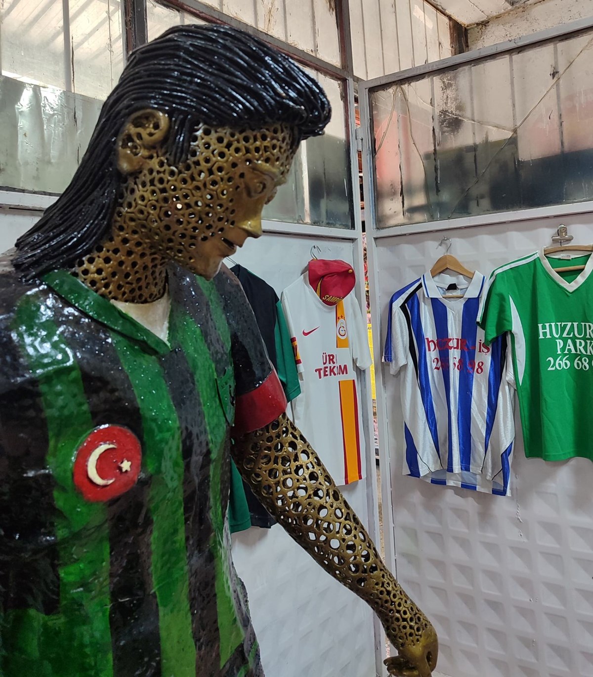 Hurda demirleri sanat eserine dönüştürüyor: ”Derdim satmak değil”