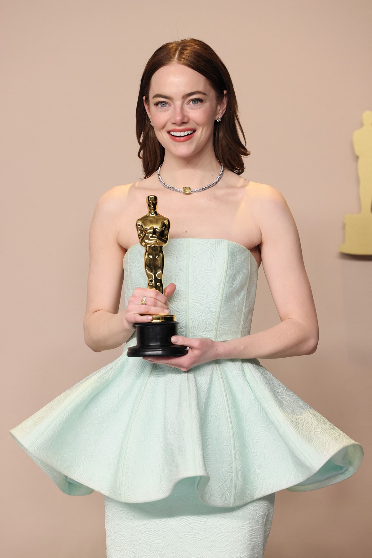 Oscar ödüllü oyuncu Emma Stone’un yüzündeki değişim gündem oldu