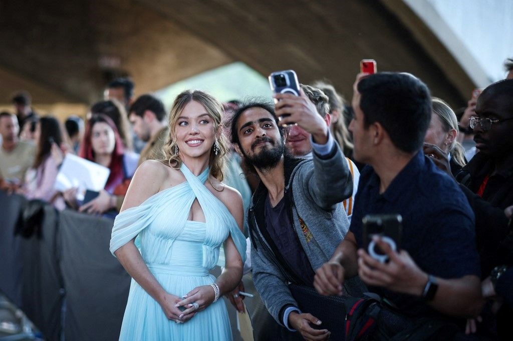 Sydney Sweeney, Jeff Bezos’un düğününe neden katıldı?