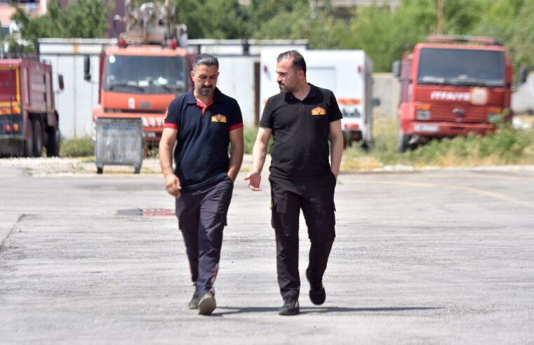 Ağrı Dağı’nın zirvesinden indi, dağcı kıyafetiyle düğüne katıldı