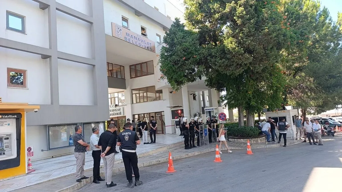 SON DAKİKA… Antalya Manavgat Belediyesi’ne yolsuzluk operasyonu: Niyazi Nefi Kara gözaltına alındı!