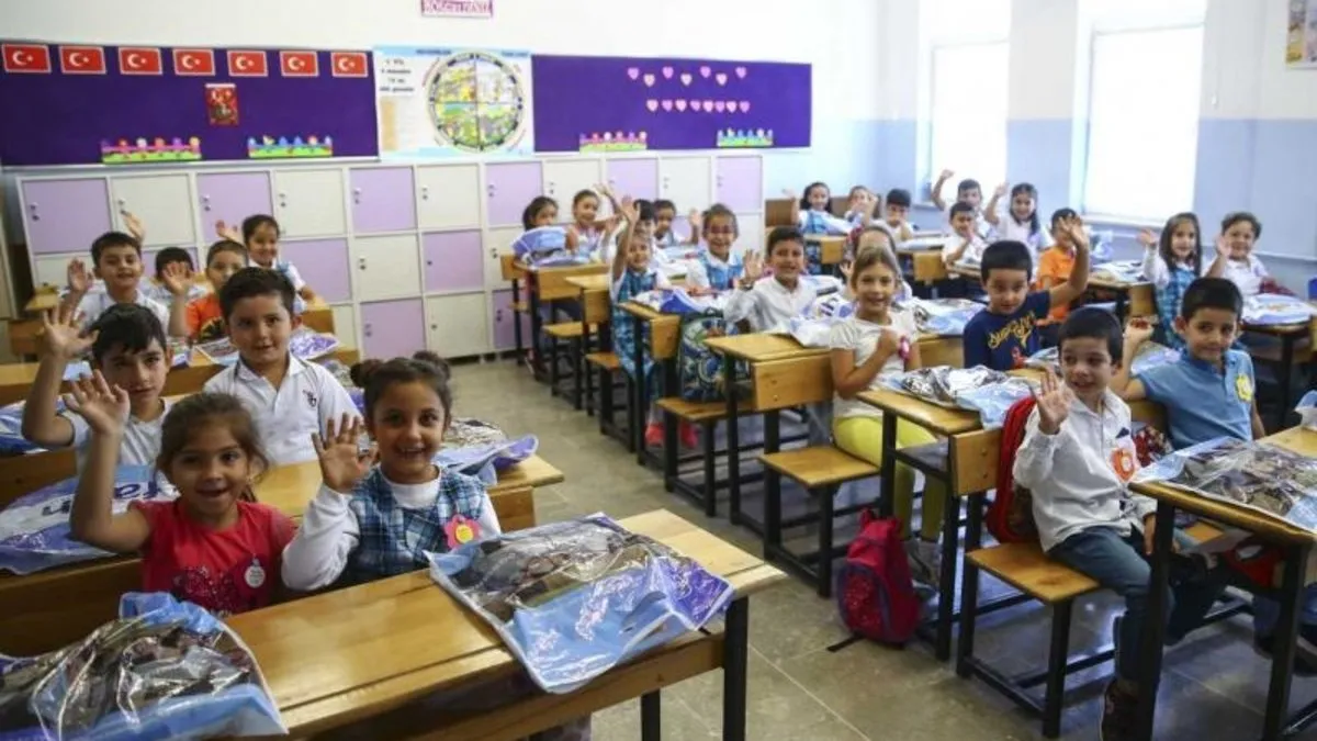 SON DAKİKA… CHP’li gazeteci Deniz Zeyrek’in 3 milyar TL’lik yalanı patladı: Bu kez de ders kitapları üzerinden algı yaptılar!