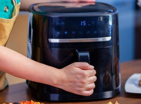 Airfryer’a cam kase girer mi? Sıcaklık ayarını bilmiyoruz, çizik varsa iş değişir