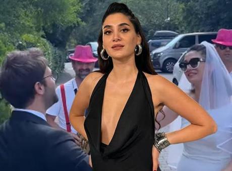 Magazin Haberleri: ‘Akasya Durağı’nın Zeyno’su Sitare Akbaş ve Cengiz Orhonlu’nun mutlu günü! Sade gelinliği dikkat çekti