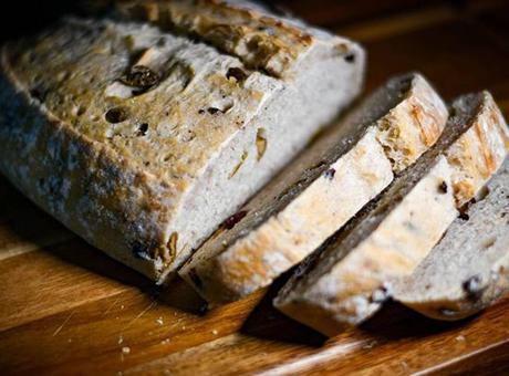 30 dakikada pişen 2 malzemeli ekmek! İçi yumuşacık, dışı çıtır çıtır oluyor