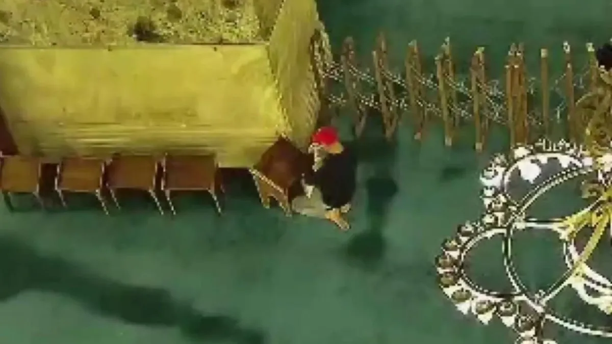 Ayasofya Camii’nde yangın çıkardıktan sonra kaçan şüpheli kamerada