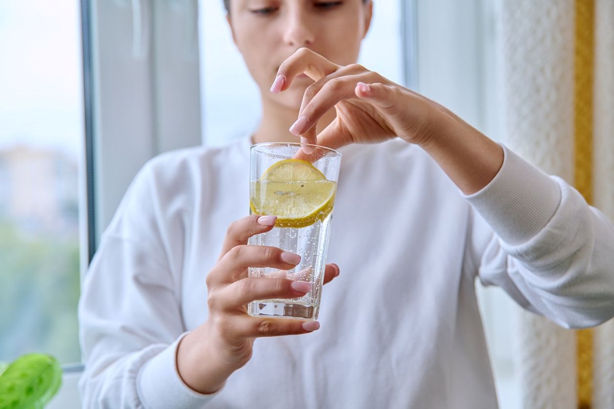 Harvardlı uzman açıkladı: Limonlu su gerçekten sağlığa faydalı mı?