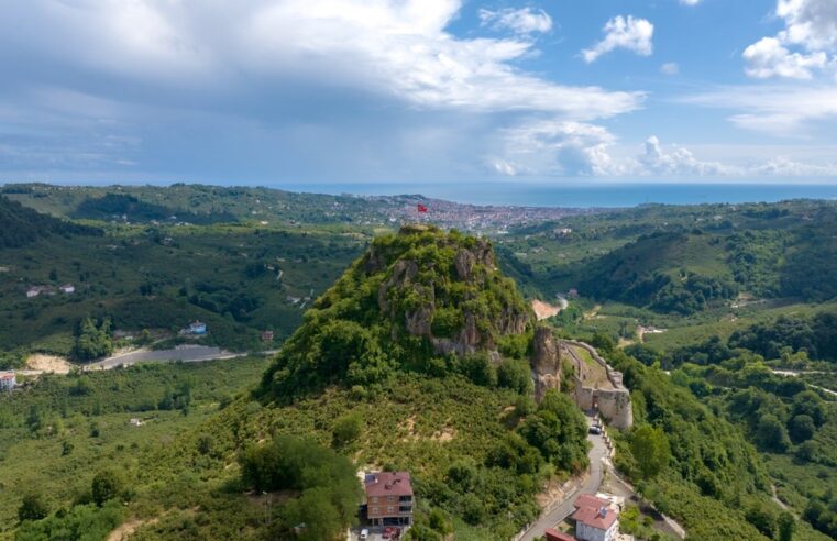 Ordu’daki Ünye Kalesi’ne ziyaretçi akını