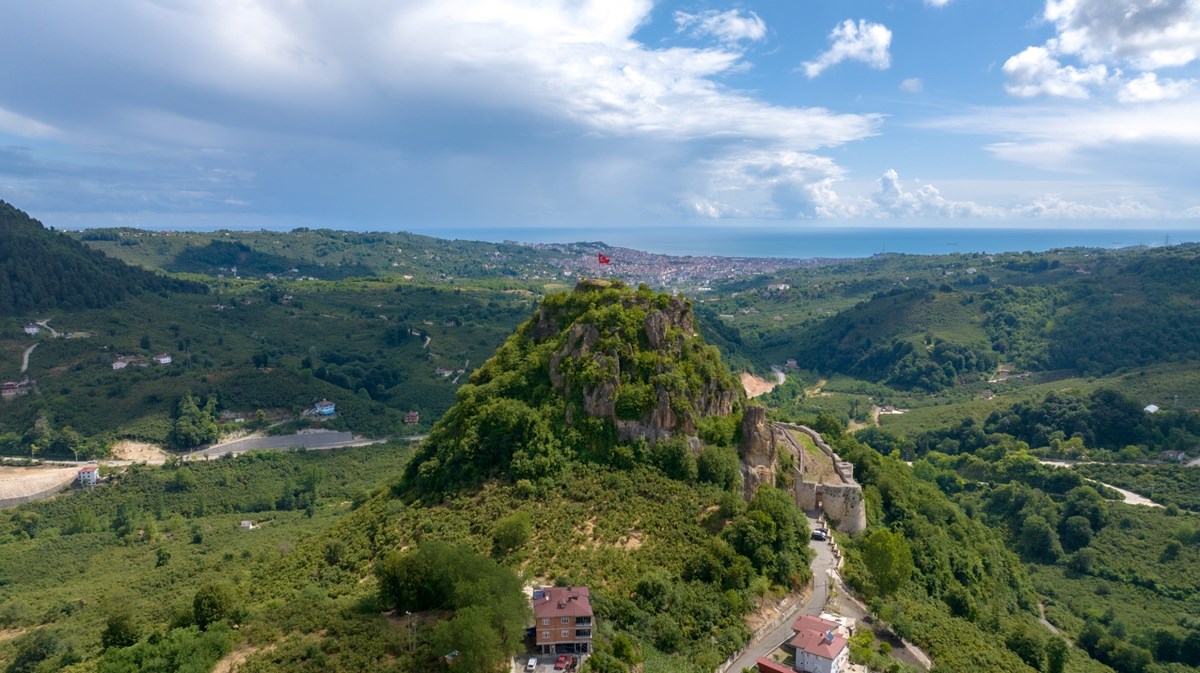 Ordu’daki Ünye Kalesi’ne ziyaretçi akını