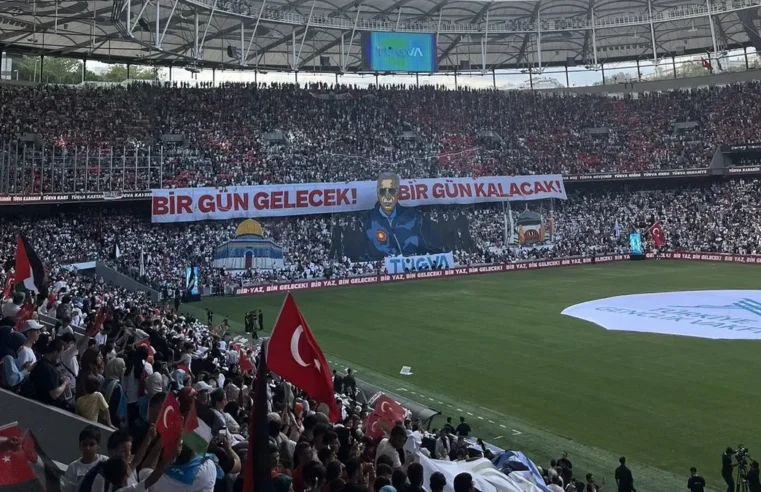 TÜGVA Programı’na damga vuran Mescid-i Aksa koreografisi “Bir gün gelecek bir gün kalacak”